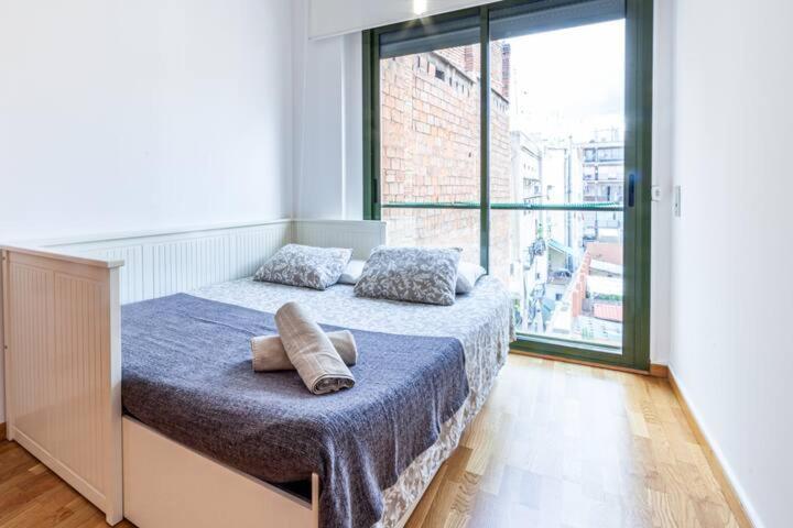 Private Rooms Near Las Ramblas Barcelona Bagian luar foto