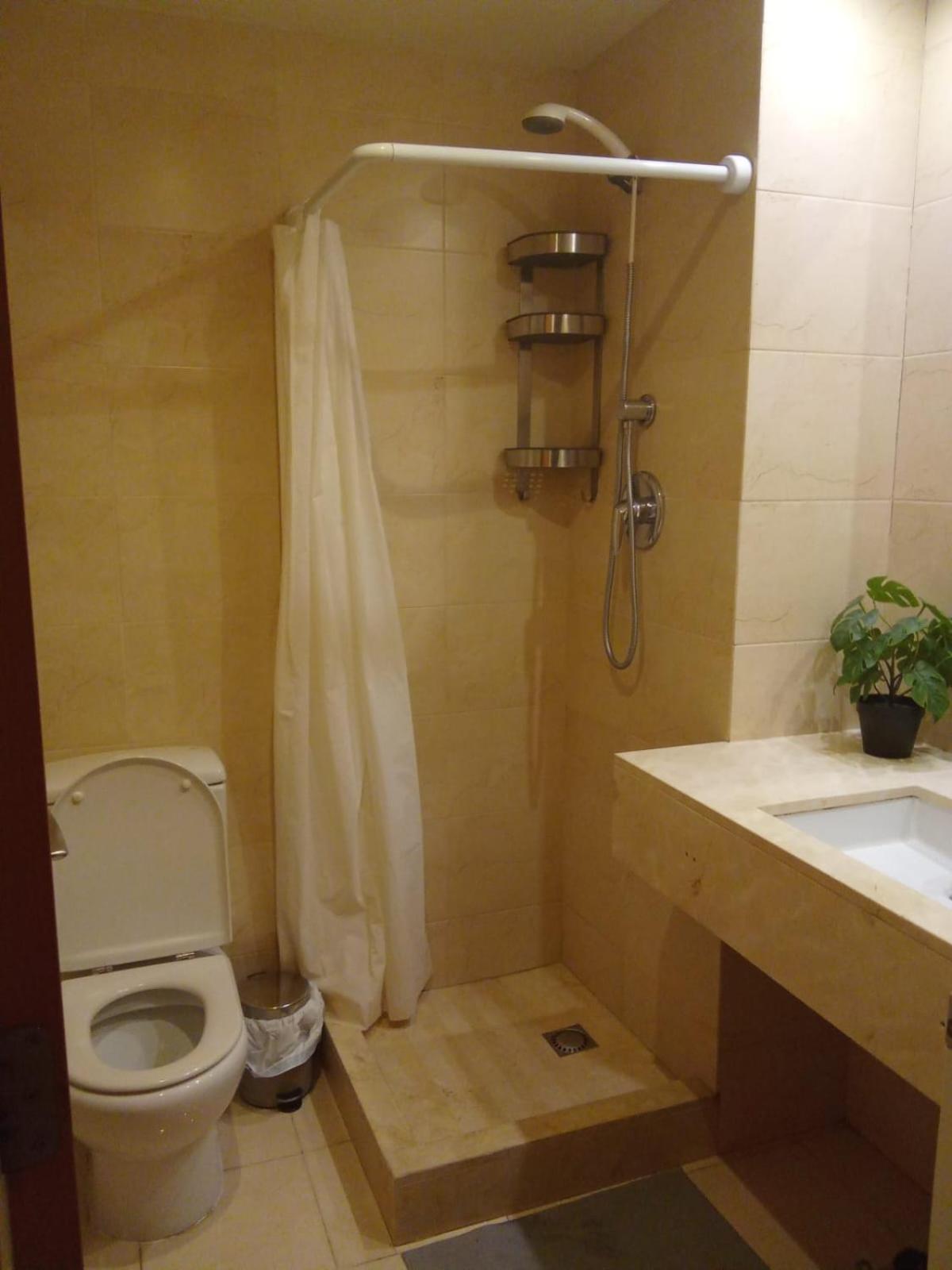 Private Rooms Near Las Ramblas Barcelona Bagian luar foto
