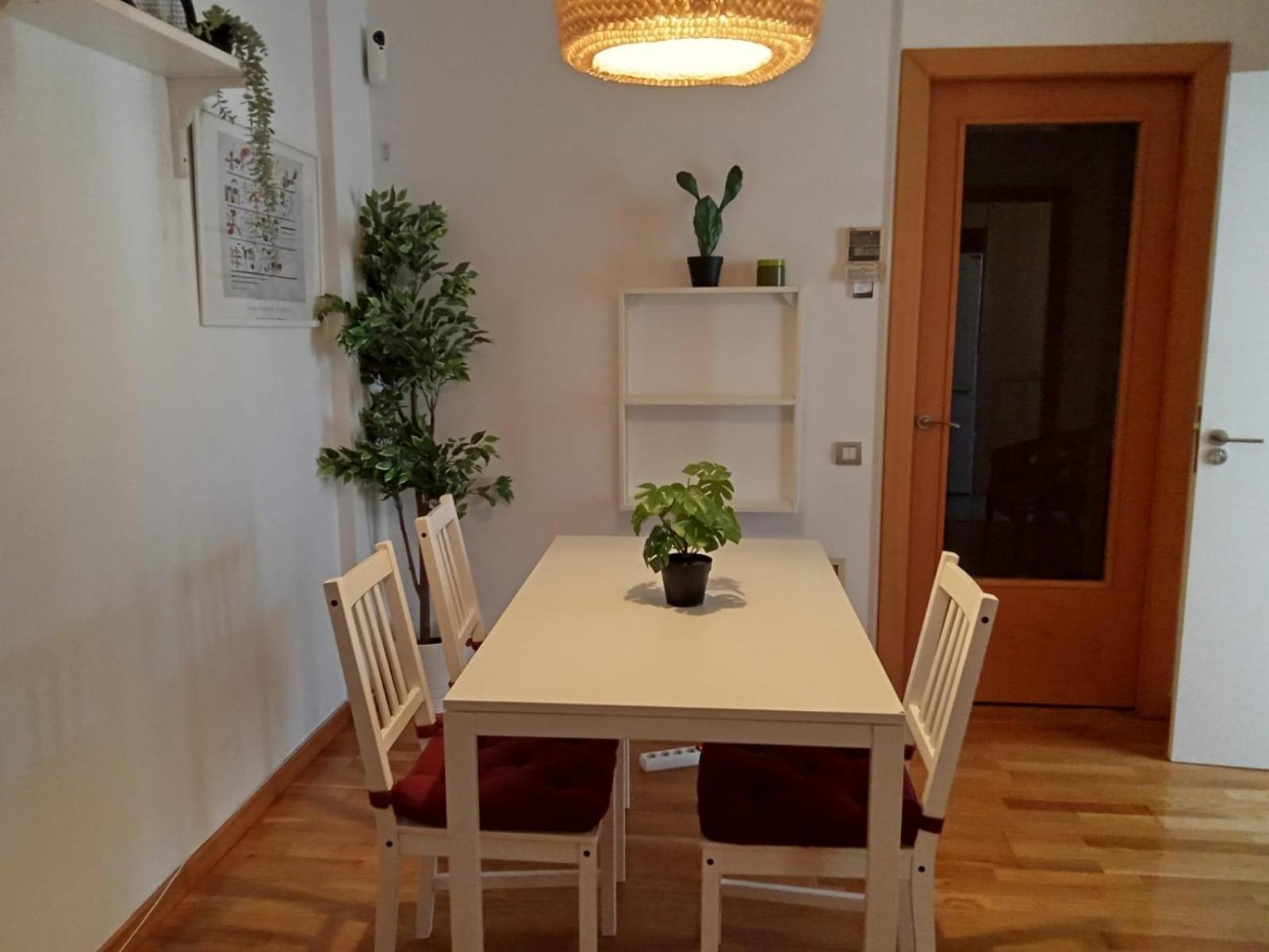 Private Rooms Near Las Ramblas Barcelona Bagian luar foto