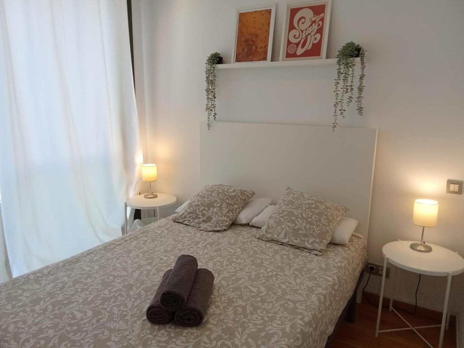 Private Rooms Near Las Ramblas Barcelona Bagian luar foto